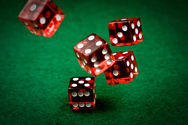 Dealer call-out during active hand Live dealer announcing Teen Patti round